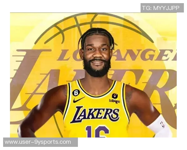 艾顿本季表现回暖15场比赛中6场20分10篮板与上季持平